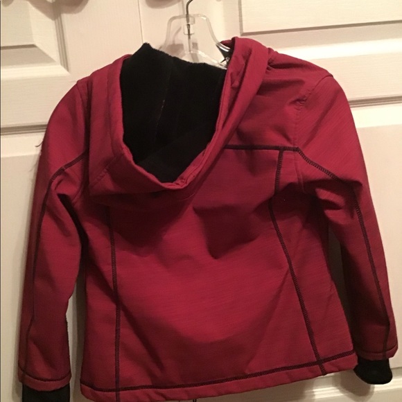 It’s a snow jacket it has thumb holes and is cozy - Picture 3 of 4